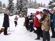 MANGE LYDDE MESSE I MOT 